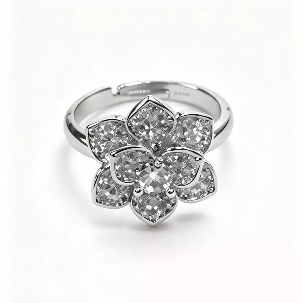 Bague fleur pavée de zircons argentée