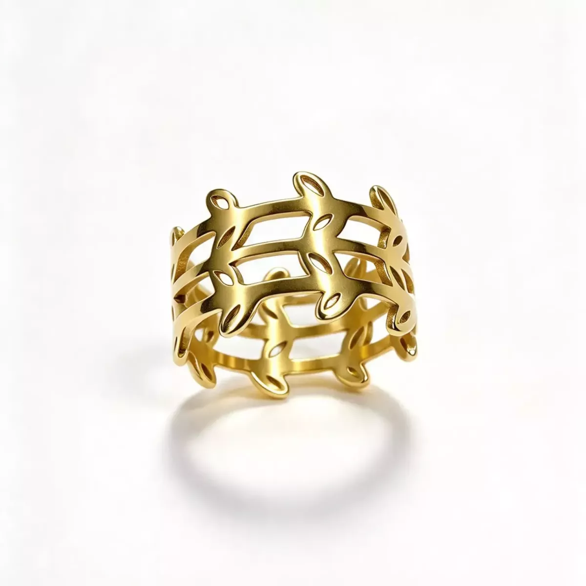 Bague large ajourée motif feuillage dorée