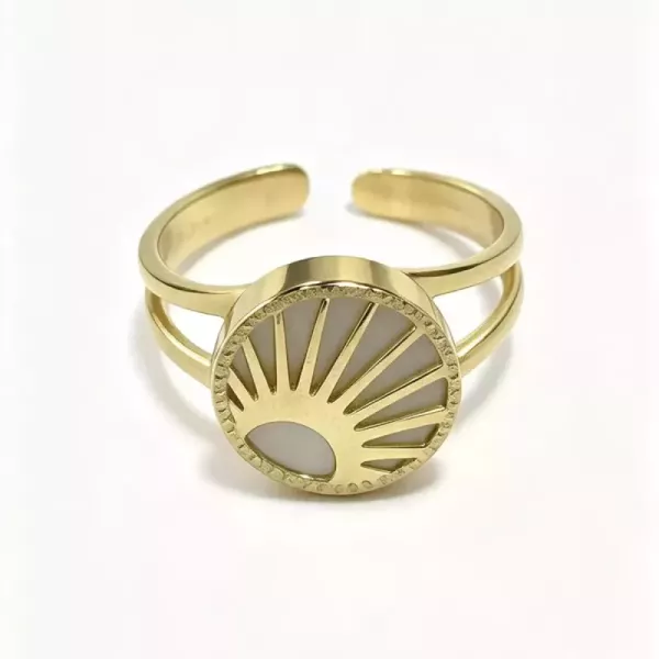 Bague ajustable soleil médaillon nacré dorée