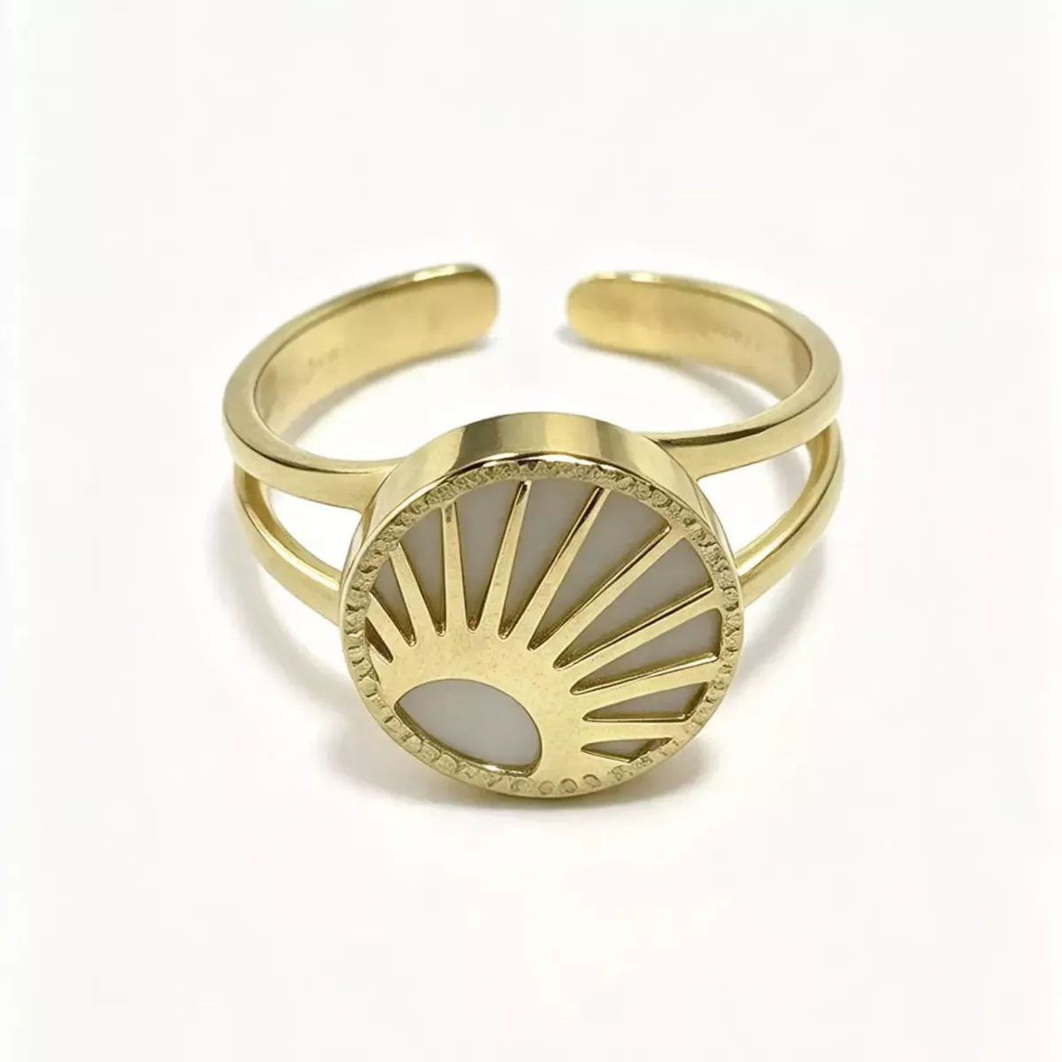 Bague ajustable soleil médaillon nacré dorée