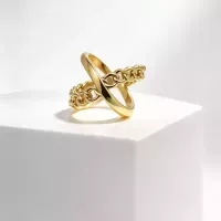 Bague entrelacée maille chaîne dorée