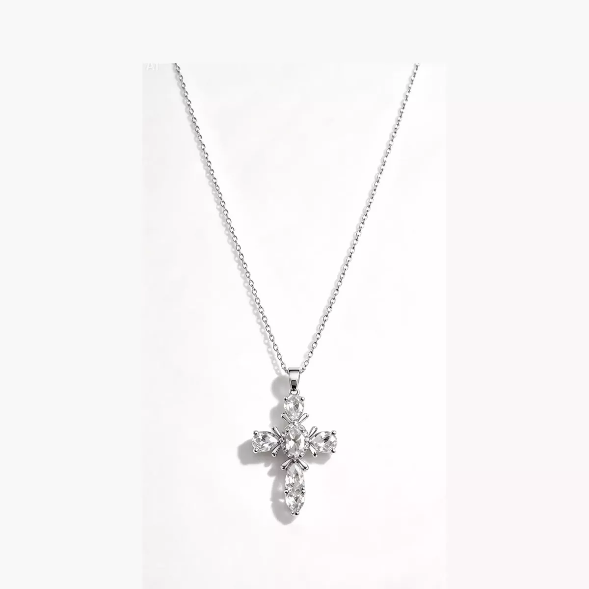 Collier croix argenté strass blancs