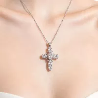 Collier croix argenté strass blancs vue 3