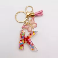 Porte-clés lettre K en résine paillettes cœurs multicolores